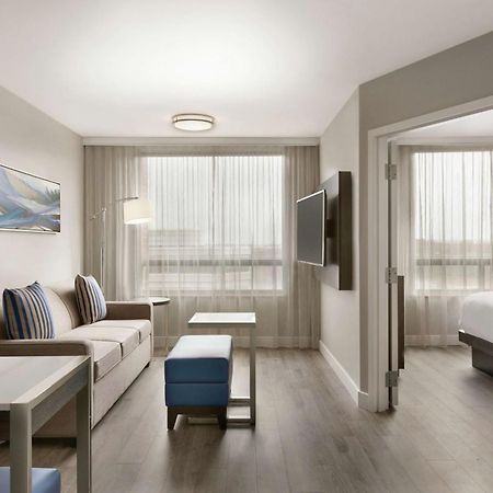 Embassy Suites By Hilton Montreal Airport Pointe-Claire Εξωτερικό φωτογραφία