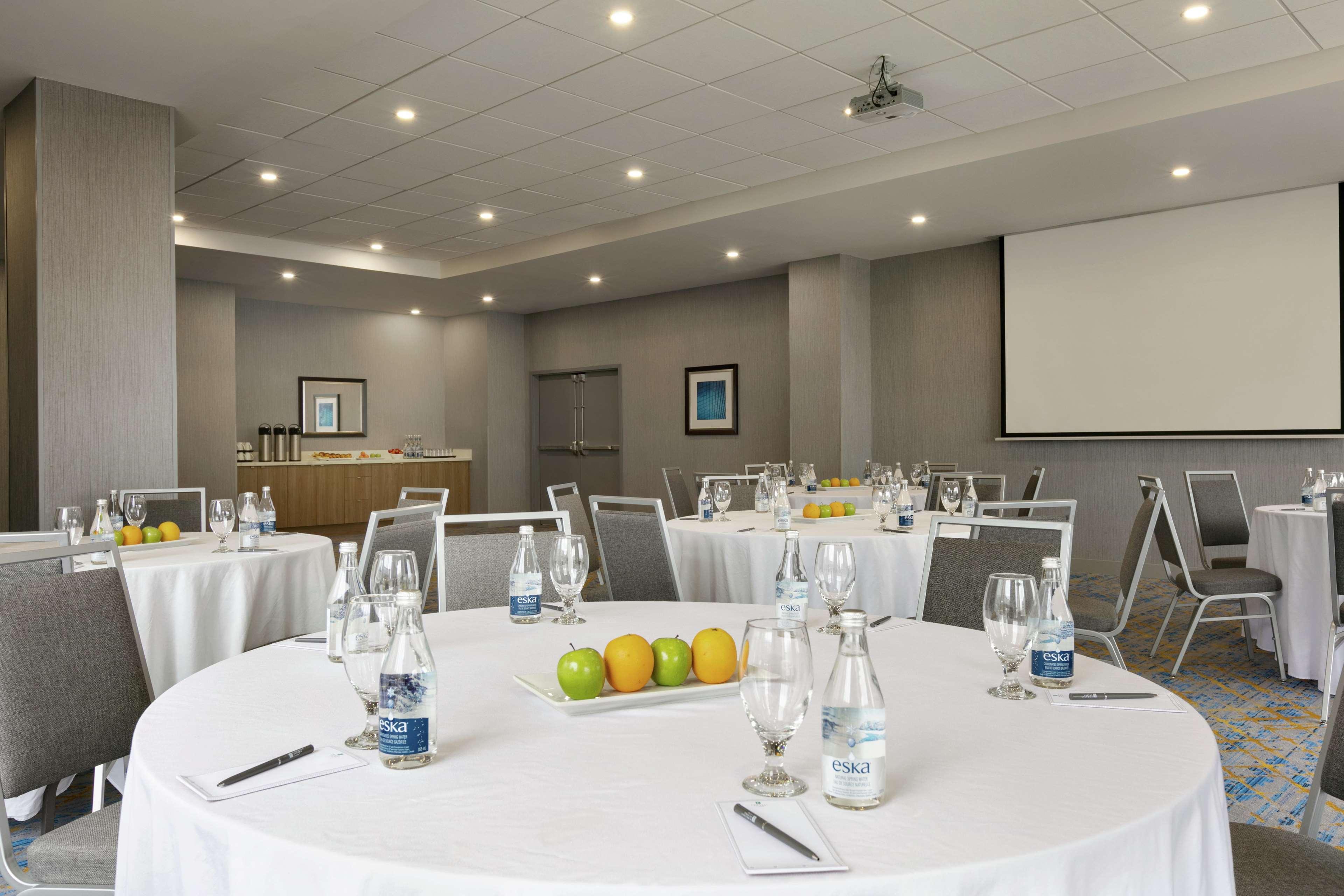 Embassy Suites By Hilton Montreal Airport Pointe-Claire Εξωτερικό φωτογραφία
