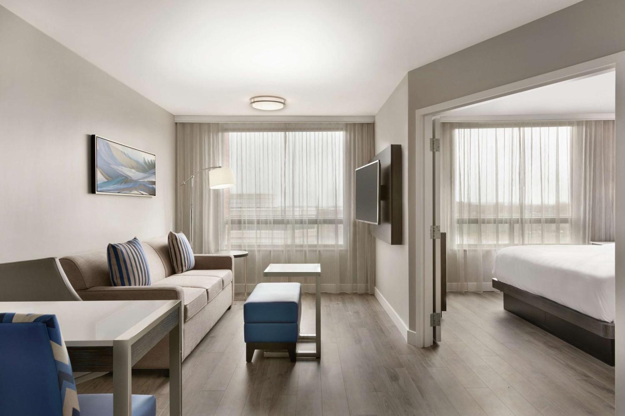 Embassy Suites By Hilton Montreal Airport Pointe-Claire Εξωτερικό φωτογραφία