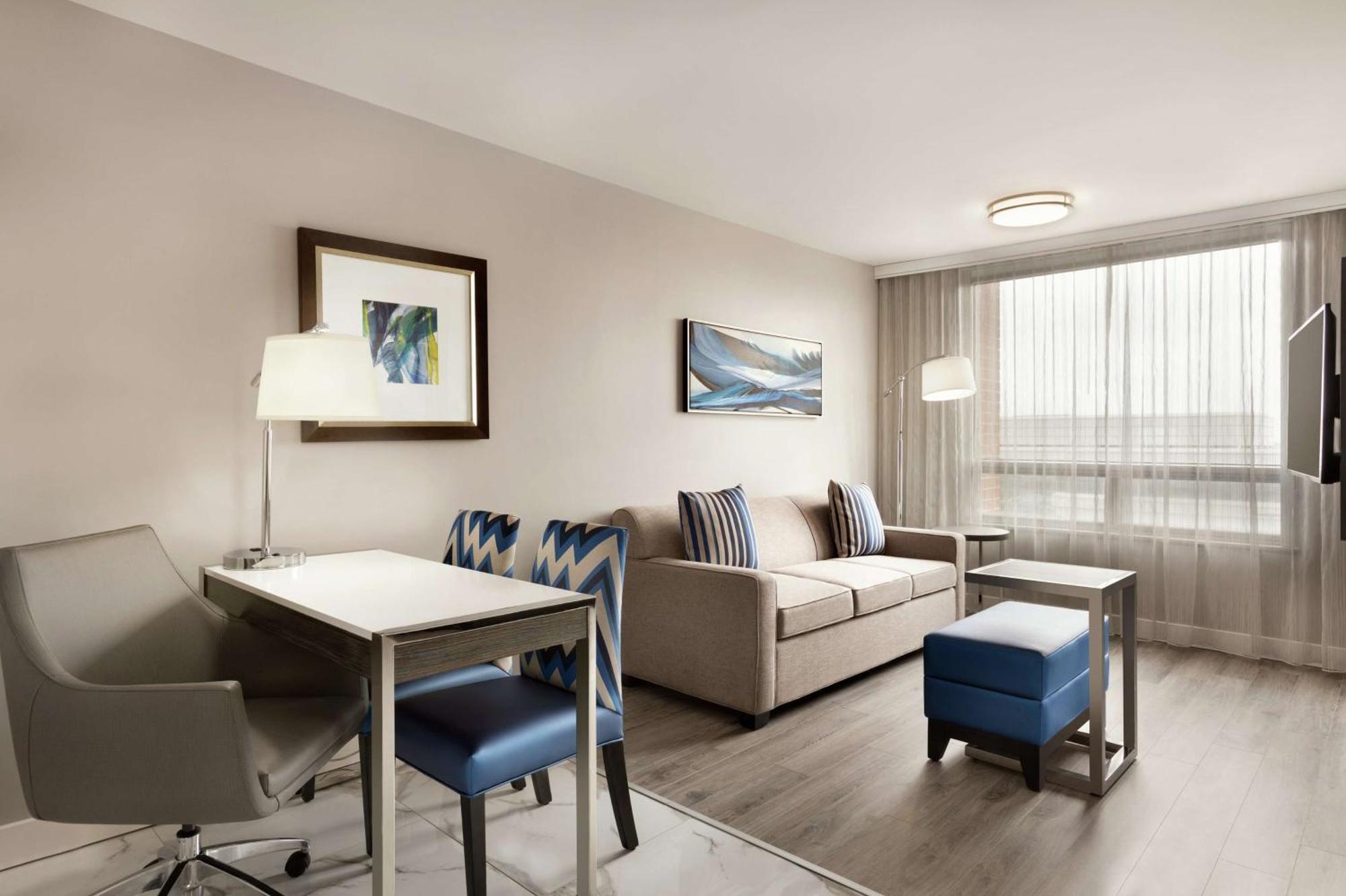 Embassy Suites By Hilton Montreal Airport Pointe-Claire Εξωτερικό φωτογραφία