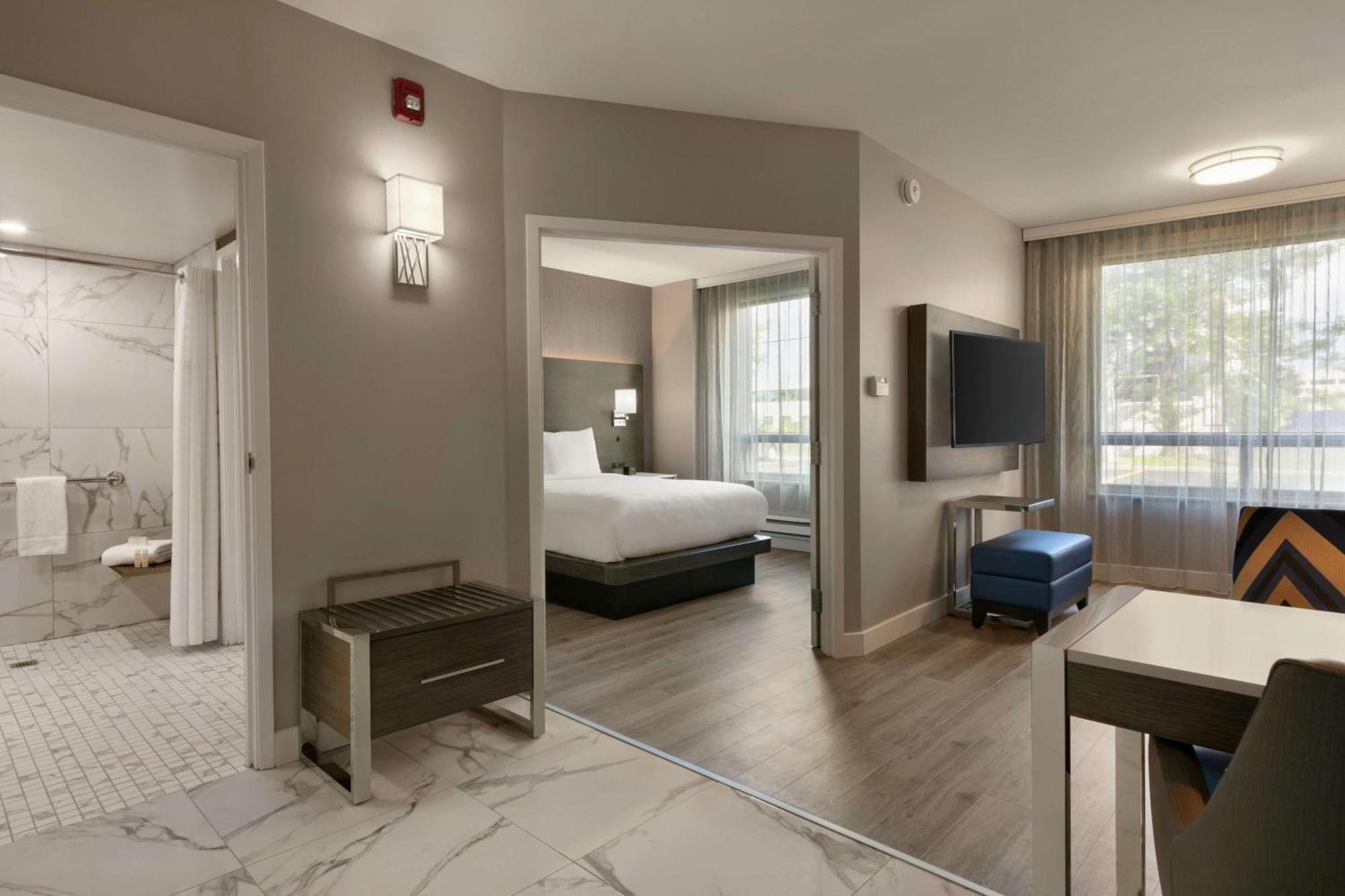 Embassy Suites By Hilton Montreal Airport Pointe-Claire Εξωτερικό φωτογραφία