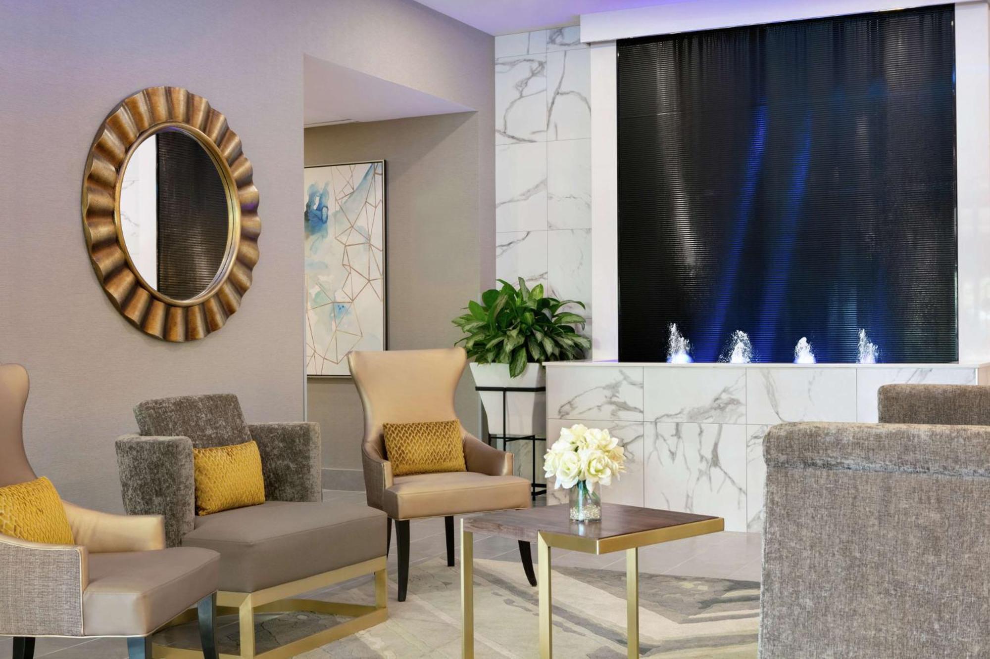 Embassy Suites By Hilton Montreal Airport Pointe-Claire Εξωτερικό φωτογραφία