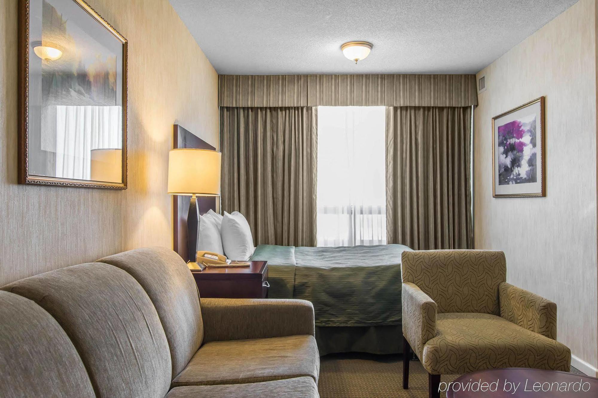 Embassy Suites By Hilton Montreal Airport Pointe-Claire Εξωτερικό φωτογραφία